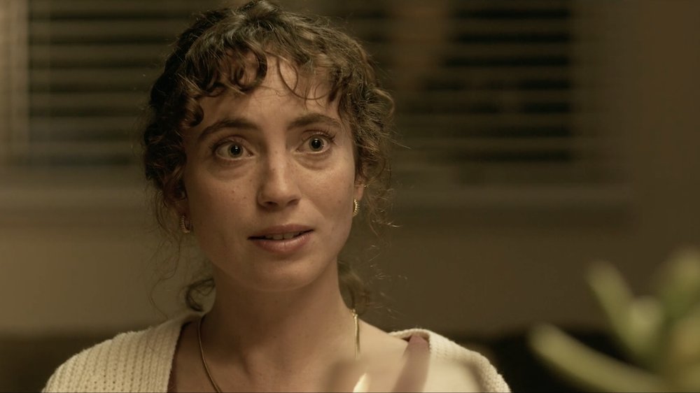 Katerina Tannenbaum as Leslie
